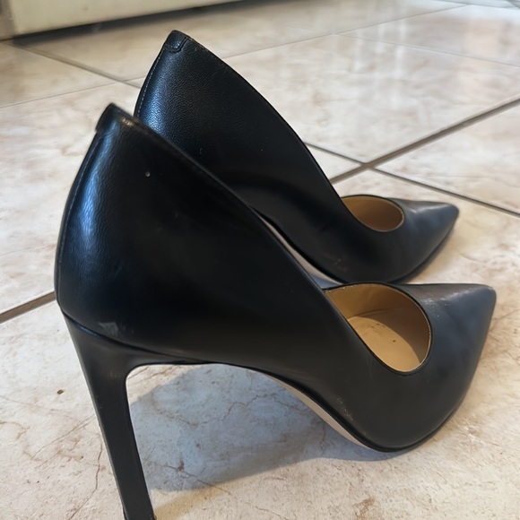 Black leather pumps - Picture 3 of 5